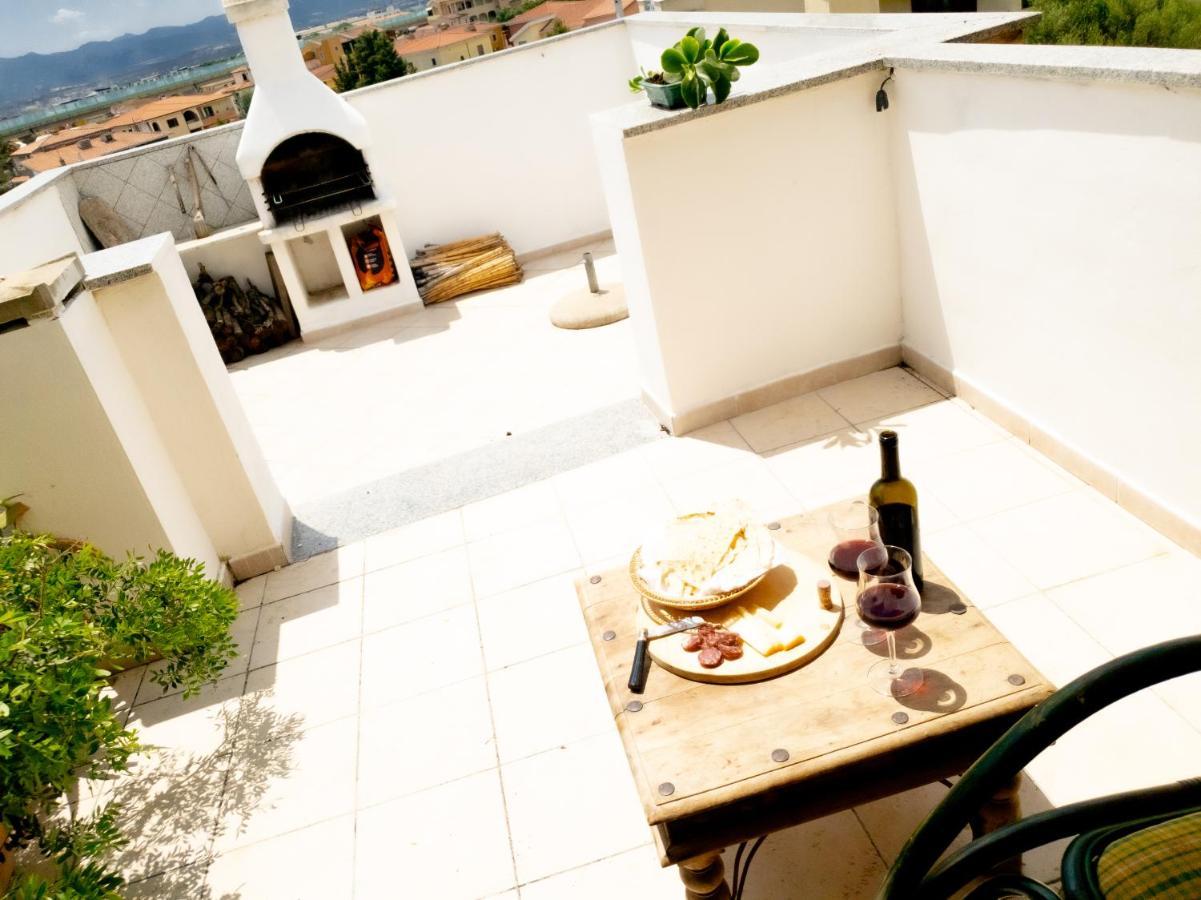 أولبيا Penthouse Attico Pop - Pms Casevacanze المظهر الخارجي الصورة