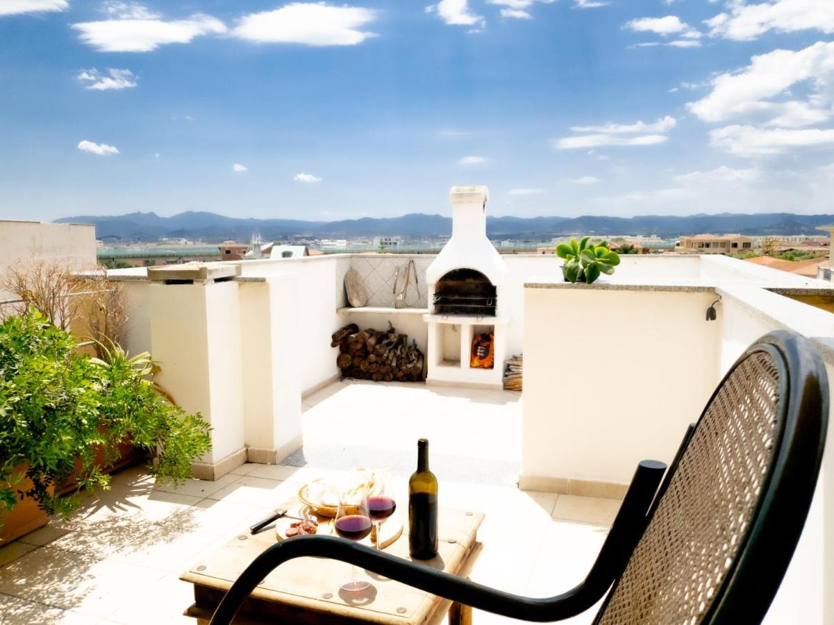أولبيا Penthouse Attico Pop - Pms Casevacanze المظهر الخارجي الصورة